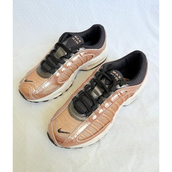 6 Women’s Nike Air Max Tailwind 4 CT1184 900 Metallic Red Bronze - Picture 3 of 6
